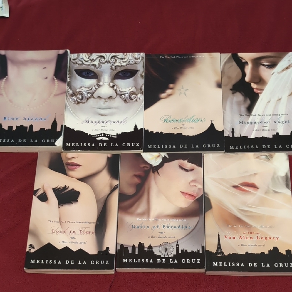 Blue bloods by Melissa de la Cruz Book Collection